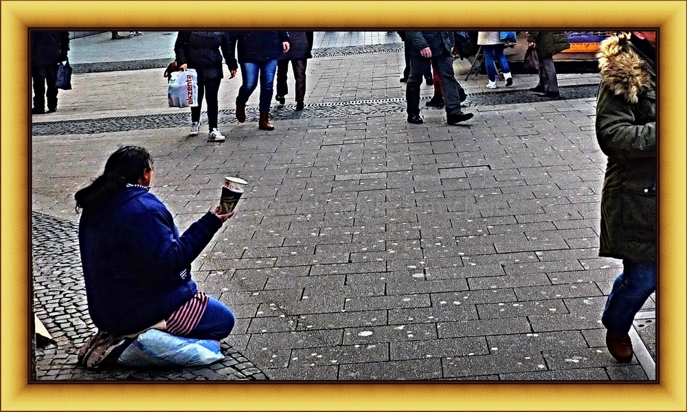 chewing gum in wuppertal by mike mahlke